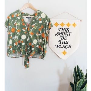 ModCloth Retro Renewal Collared Blouse Crop Top